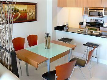 Opera Suites And Marina 도랄 외부 사진